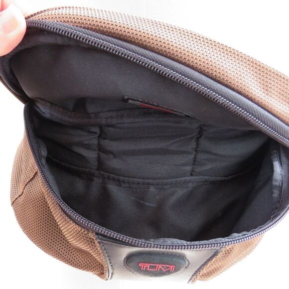 Tumi Womens Mens Unisex Bronze Brown Structured Travel Waist Fanny Pack - Picture 10 of 16